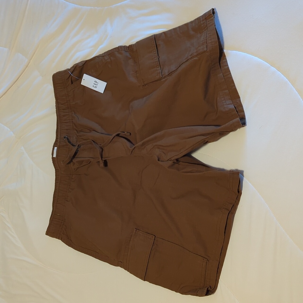 Gap Mens 8" Easy Short Cargo